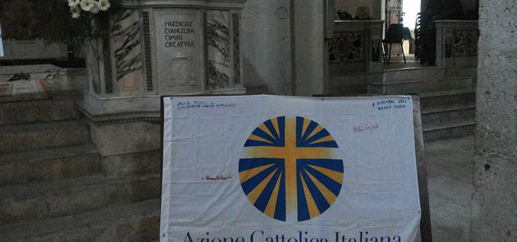 Festa della Pace dell'Azione cattolica chiesa cattedrale di sora. bandiera dell'azione cattolica italiana